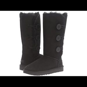 Ugg Bailey Button Triplet II - Size 6 - MSRP $220